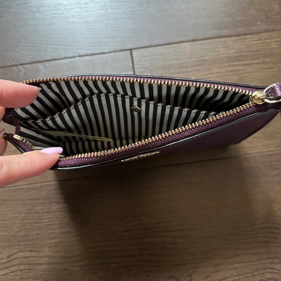 Kate Spade wristlet - Picture 5 of 8